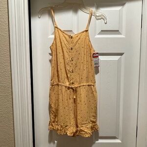 NWT Girl's Cat & Jack floral ruffle Romper, size 10/12 - it has pockets!
